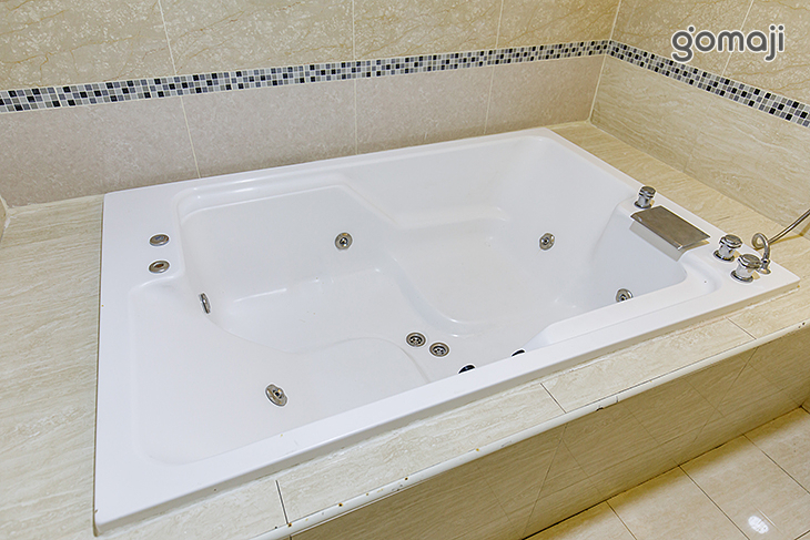 台北-嘉年華汽車旅館