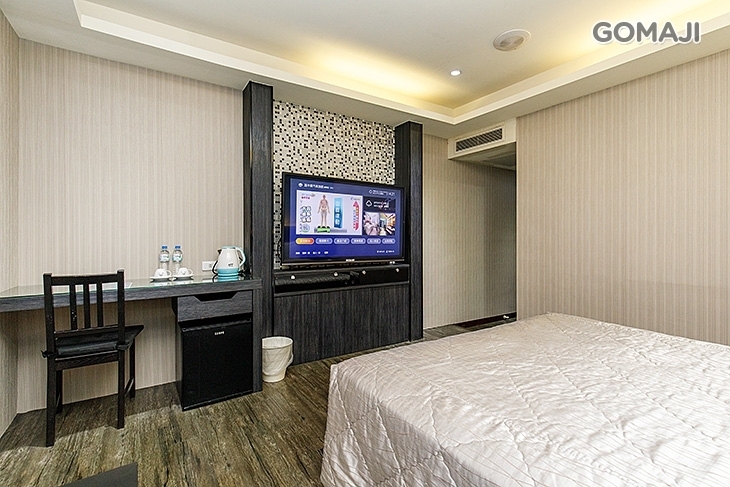 台北-嘉年華汽車旅館