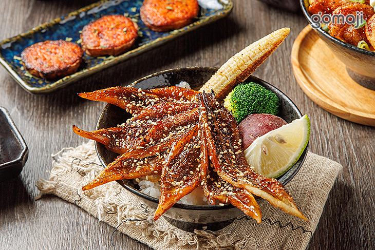 大河屋 燒肉丼 串燒