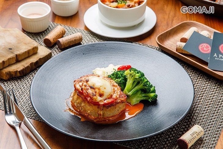 À Point Steak & Bar 艾朋牛排餐酒館