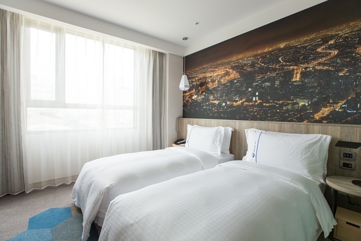 頭等艙飯店 高雄站前館