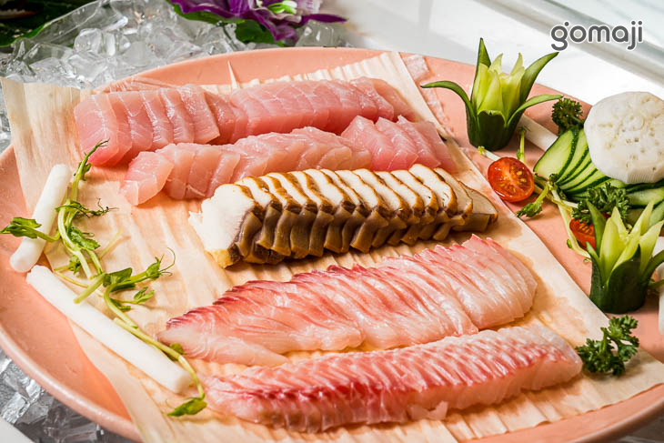 仲信金鬱金香酒店_品東西自助百匯