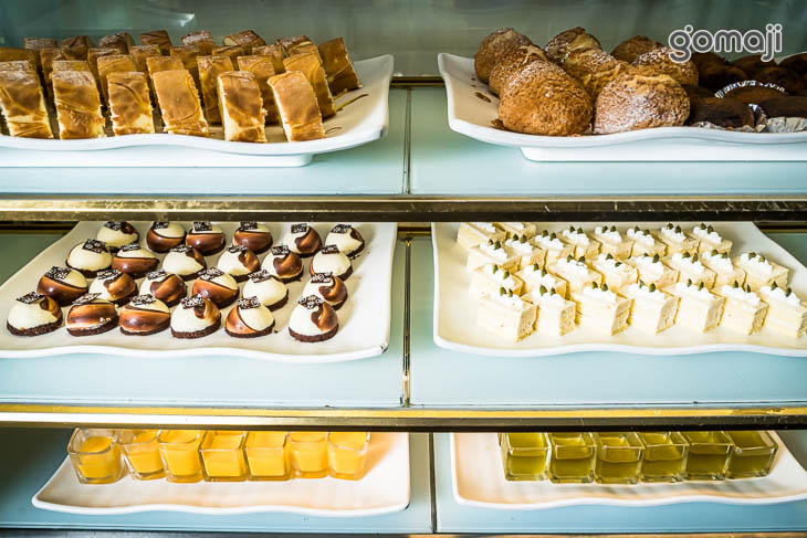 仲信金鬱金香酒店_品東西自助百匯