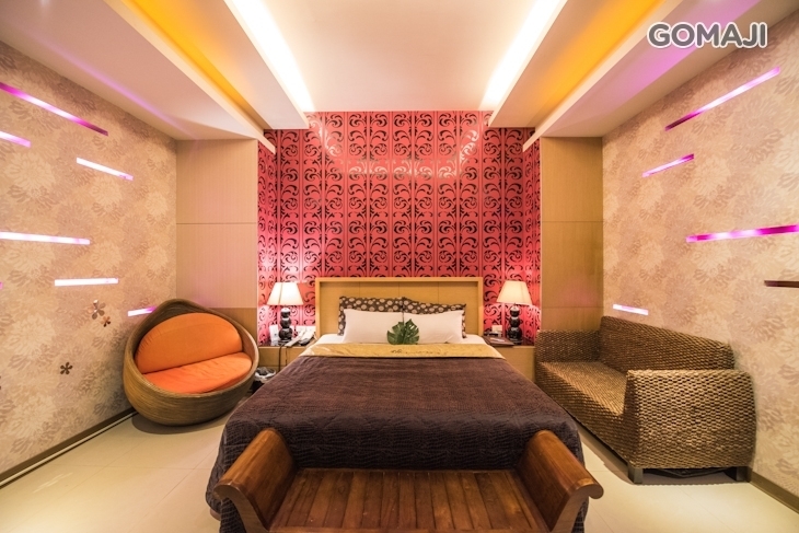 台南-媜13渡假汽車旅館