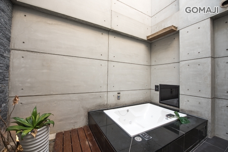 台南-媜13渡假汽車旅館