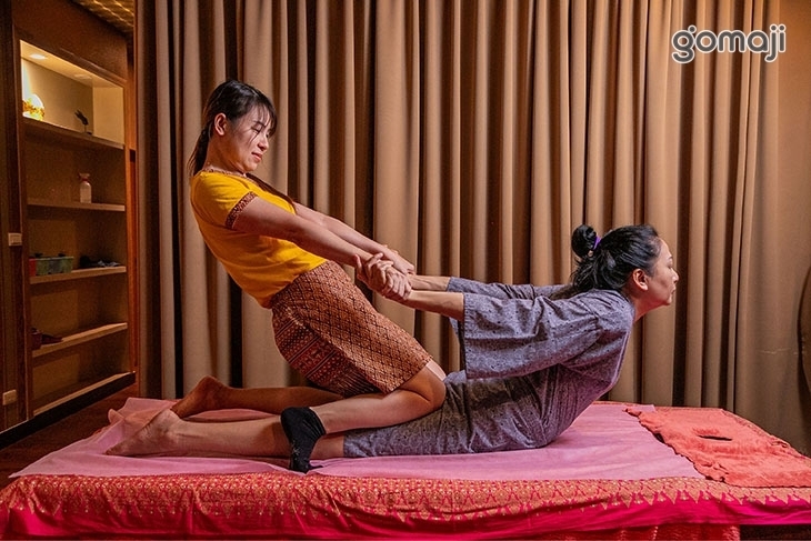 皇侍泰式足體SPA館