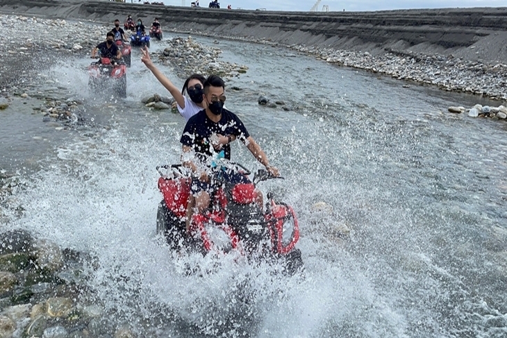 花蓮-猛哥天空之鏡沙灘車