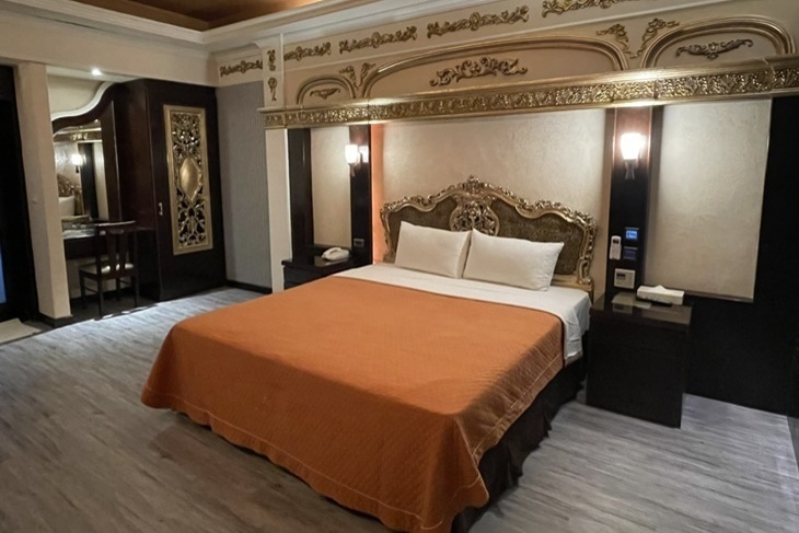 台南-荷峰汽車旅館