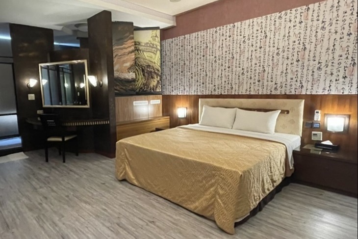 台南-荷峰汽車旅館