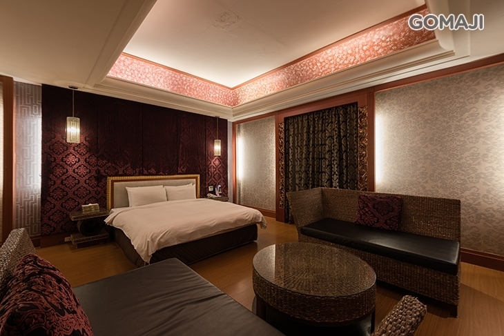 高雄-四季精品汽車旅館