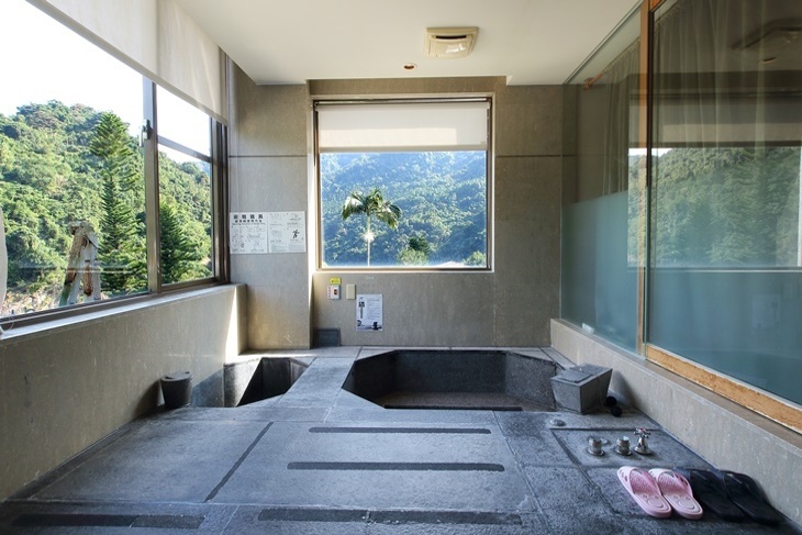 烏來-花漾水舞溫泉會館