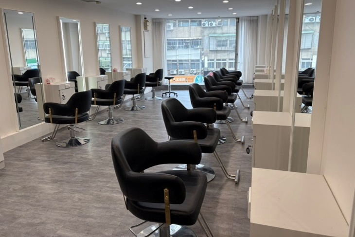 AT34 Hair