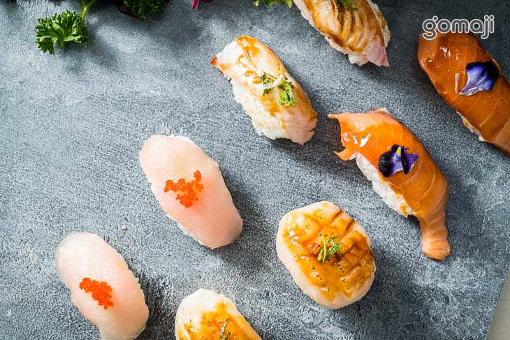 仲信金鬱金香酒店_品東西自助百匯