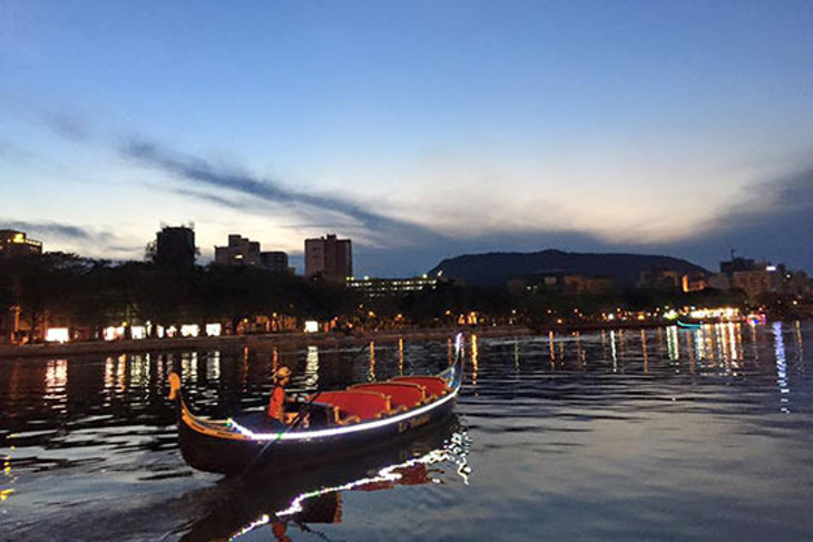 高雄-愛河貢多拉遊河船