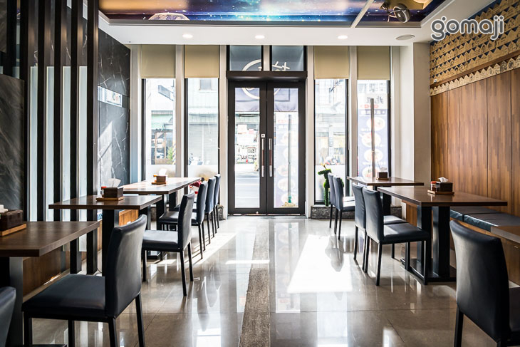 兆曜拉麵．丼飯