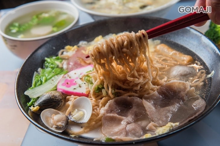 亮亮複合式餐飲