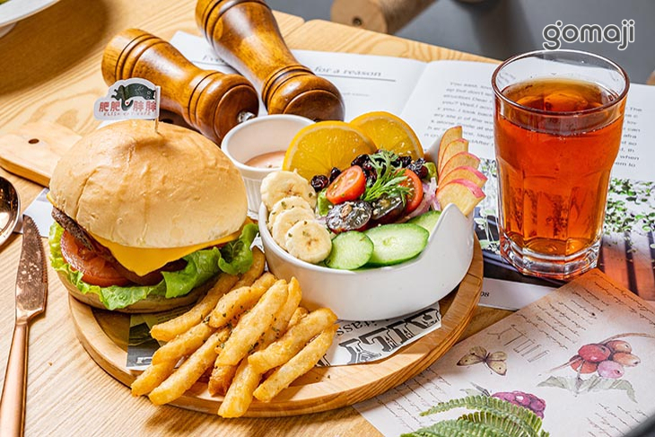 伊莉莎肥肥胖胖Cat.Cafe (中原店)