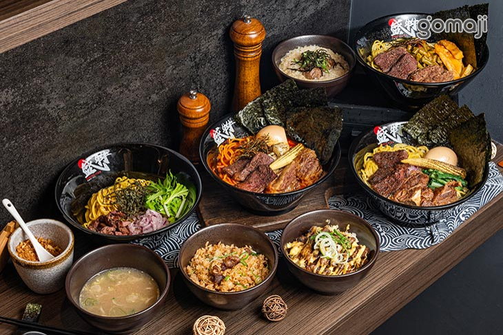 盛牪牛骨拉麵ラーメン(ShengYan-gyukotsu ramen)