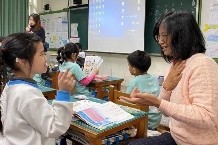 聽障兒童一年級國語課本手語翻譯計畫