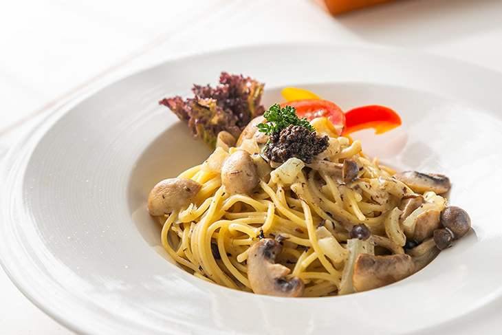 雲朵森林x泳池咖啡