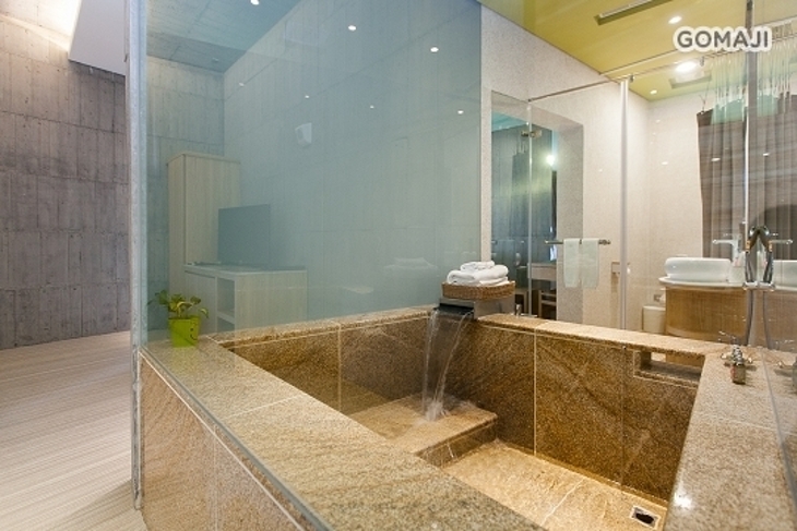 礁溪-冒煙的石頭溫泉渡假旅館