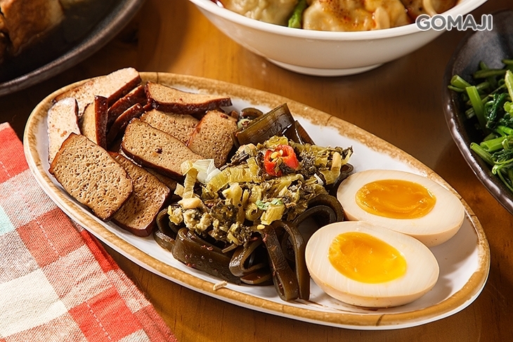 十三張紅油抄手