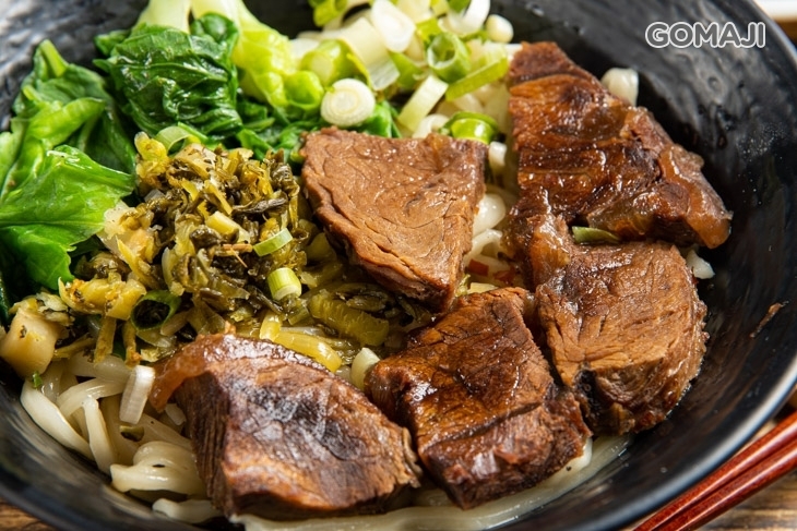 東呷牛肉麵(環球店)