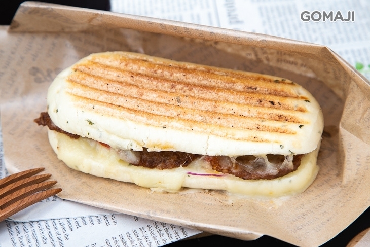 朵拉拉旋轉烤肉