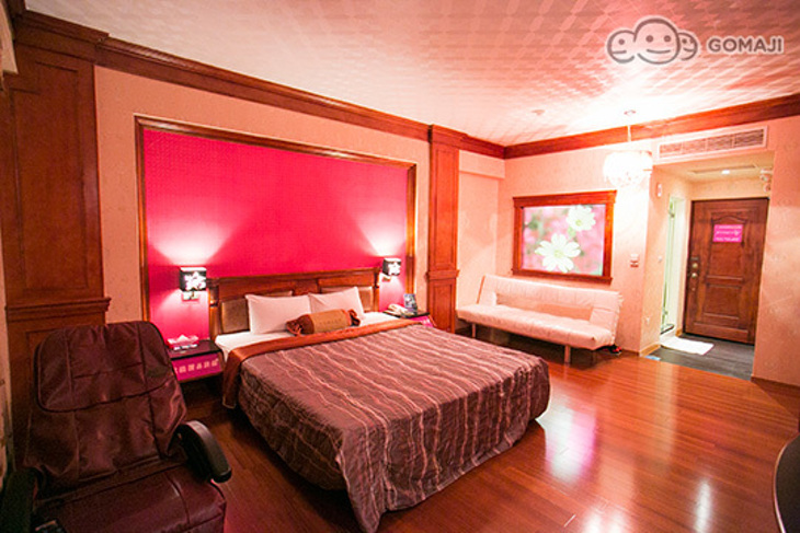 高雄-玫瑰精品汽車旅館