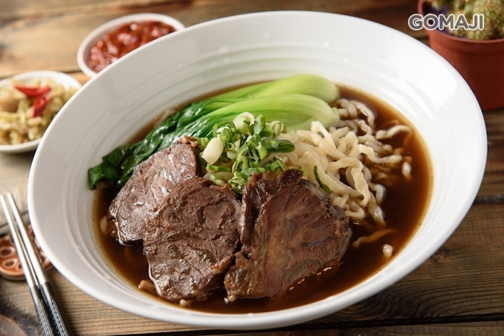 就是餓私房牛肉麵(安平店)