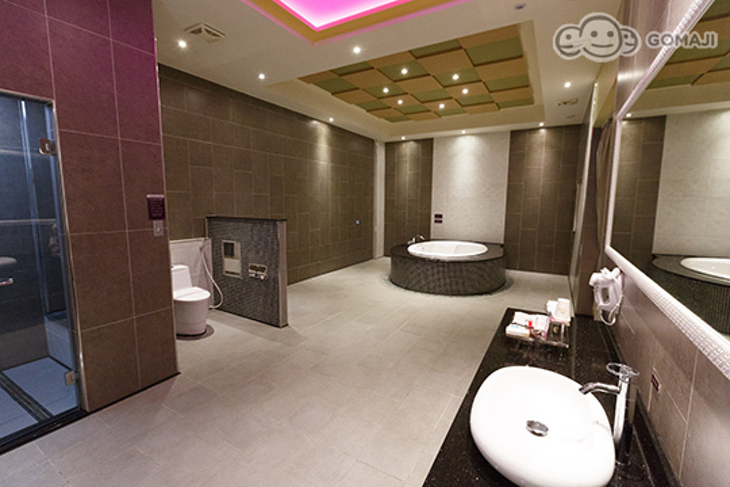 高雄-薇風精品汽車旅館(楠梓館)