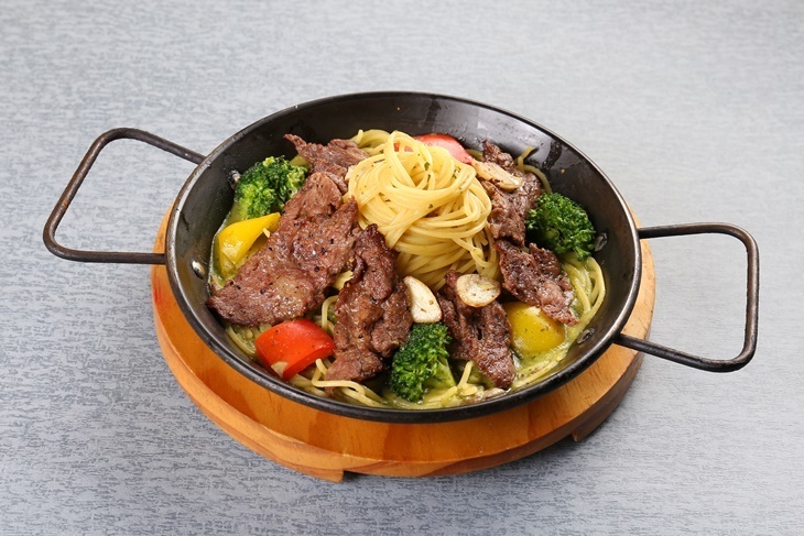 莫凡彼餐飲集團-小鐵鍋餐酒館