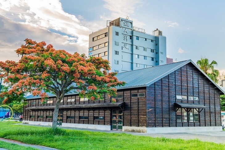 台東-旅人驛站鐵花文創二館