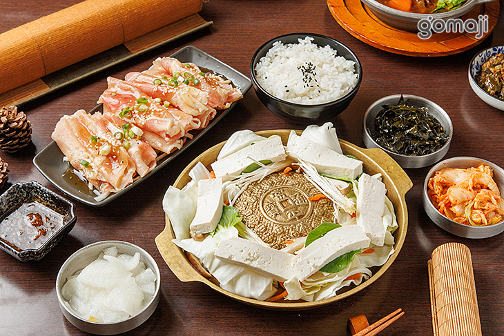 集客人間茶館