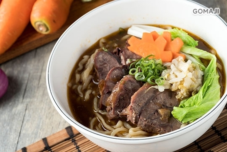 大牛比較懶碳烤牛肉麵