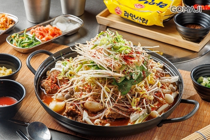 釜山天  韓式鍋物 洋芋豬骨鍋