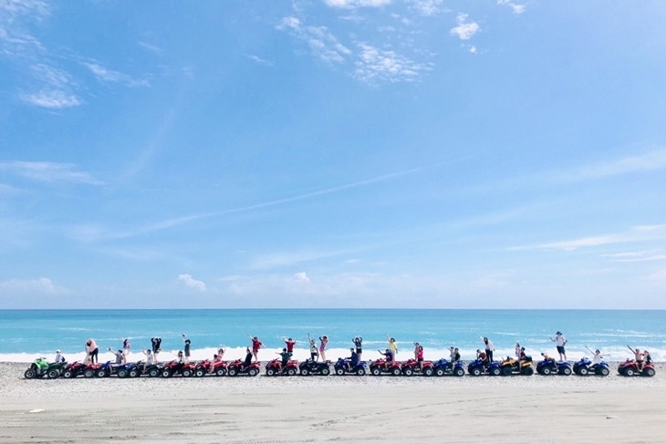 曼波天空之鏡沙灘車