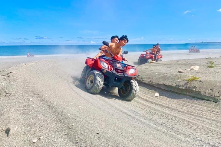 曼波天空之鏡沙灘車