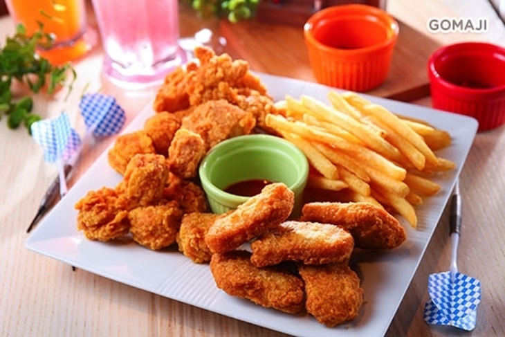 自由空間飛鏢主題餐廳