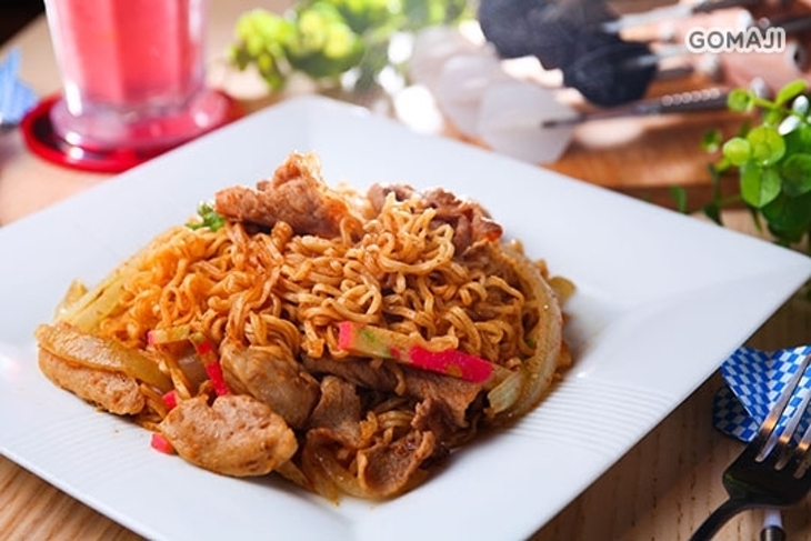 自由空間飛鏢主題餐廳