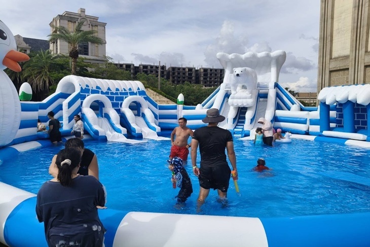 極地氣墊水樂園-義大世界購物廣場