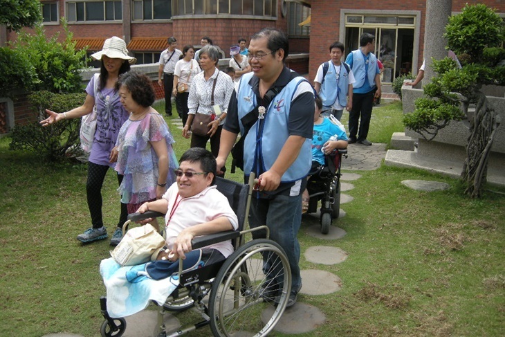 一起夢想－擁抱脆弱，讓愛喘息