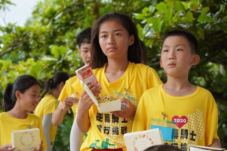 成為弱勢孩童的食物助攻── 孩子的8天健行自我挑戰