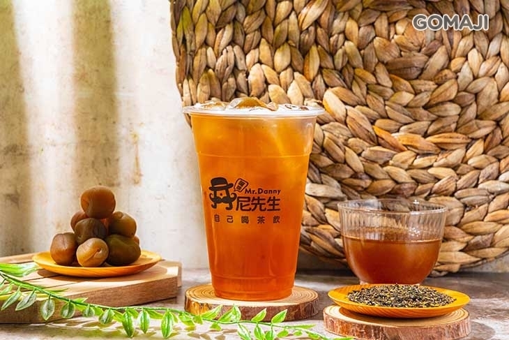 丹尼先生 自己喝茶飲