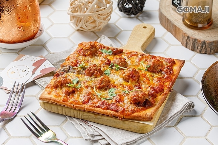 Hërs biströ 她/的 餐酒