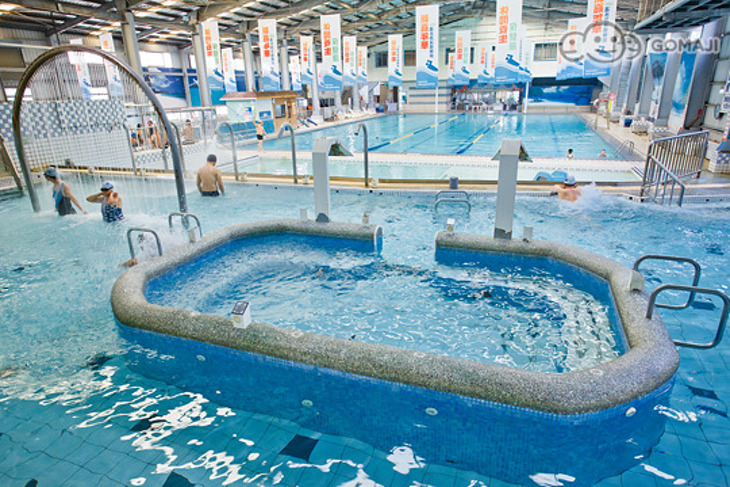 新嘉年華溫水游泳SPA俱樂部