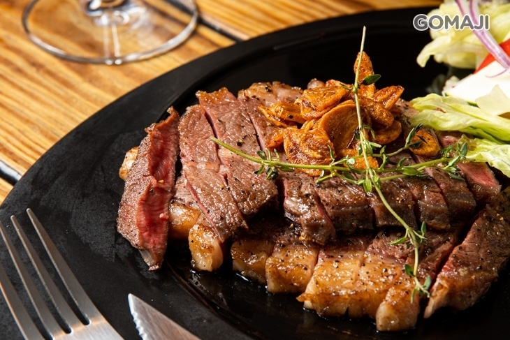 黑瓶小酒館