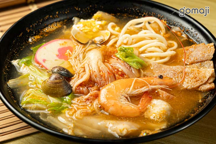 有骨氣牛肉麵鍋燒麵