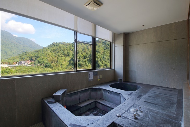 烏來-花漾水舞溫泉會館