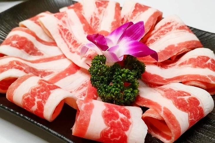 喜魚 真鍋-和牛•無限野菜